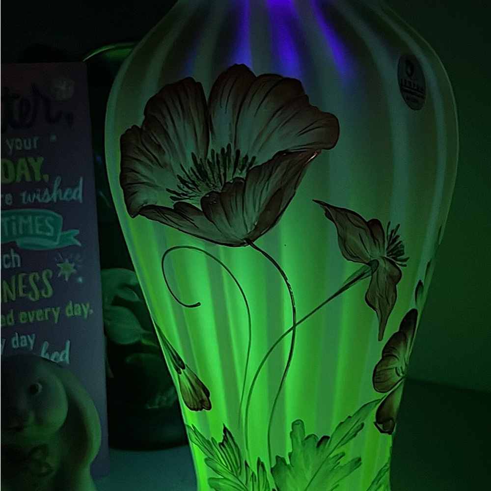 Fenton Uranium Vase w/Painted Poppies
